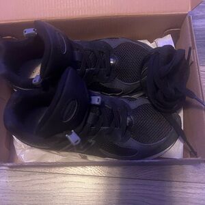 New Balance boys sneakers size 2